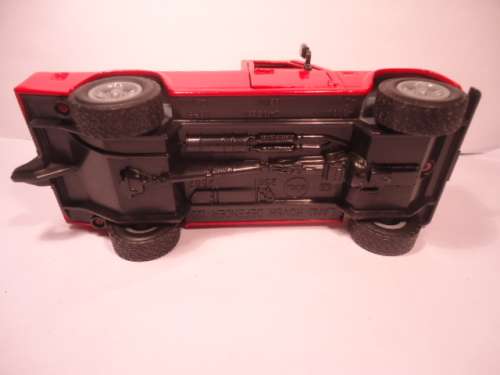 Siku - 1/32 scale - Land Rover - Defender 110 - # 2561