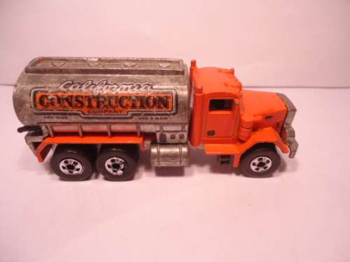 Hotwheels - # 1689 - 1981 - Peterbilt Tank Truck - Calafornia Construction  - made in Malaysia