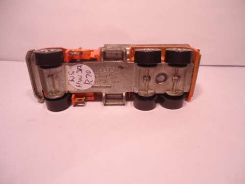 Hotwheels - # 1689 - 1981 - Peterbilt Tank Truck - Calafornia Construction  - made in Malaysia