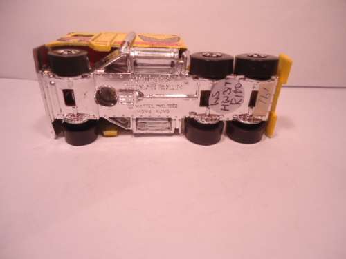Hotwheels - # 3924 - 1982 - Thunder Roller Semi Truck- Made in Hong Kong