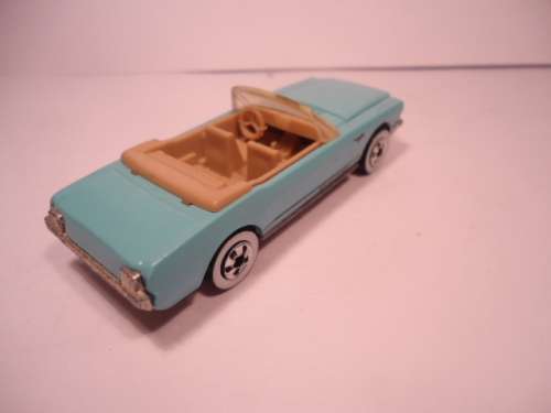 Hotwheels - # 1542 - 1988 - 65 Ford Mustang Convertible - Tan Seats - White Walls - made in Malaysia