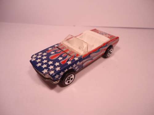 Hotwheels - # B3844 - 2004 - 65 Ford Mustang Convertible - White Seats - made in Thailand