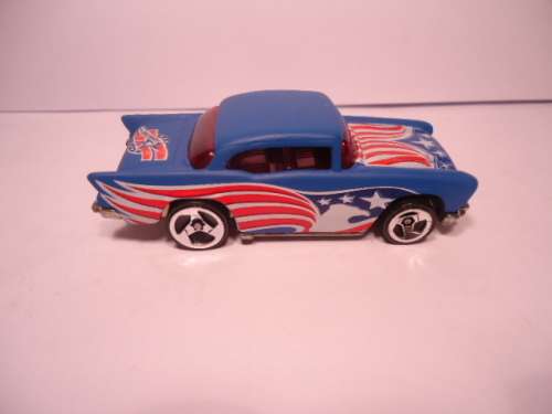 Hotwheels - # B3846 - 2004 - 57 Chevy - American Flag - #125 - made in Malaysia