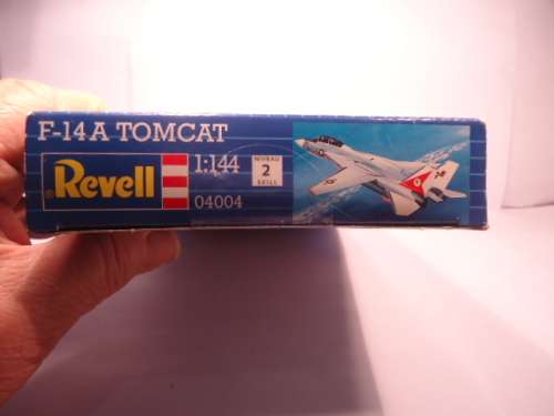 REVELL - F-14 A Tomcat - 1/114 - Plastic - Sealed - # 04004