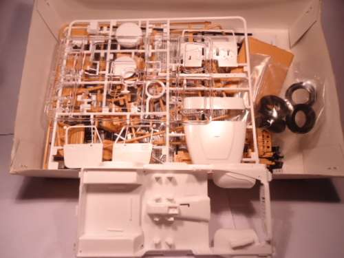 TAMIYA - Jeep Wrangler Hardtop - 1/24 - Plastic - Partly Assembled - # 24150