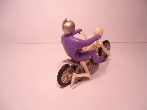 Hotwheels - 1972 - Rrrumblers - Rumblers Bone Shaker Chopper - made in Hong Kong