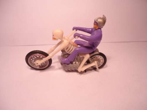 Hotwheels - 1972 - Rrrumblers - Rumblers Bone Shaker Chopper - made in Hong Kong