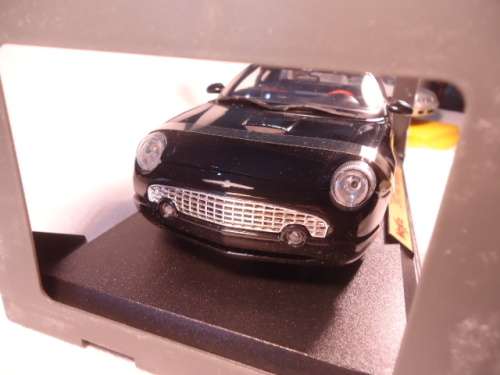 Maisto -  Ford  Thunderbird 2002