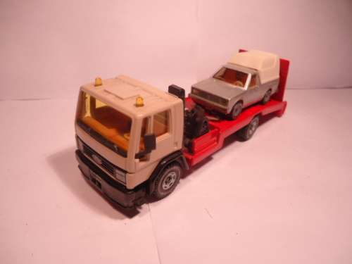 Siku - Ford Breakdown Truck with Car - # 2520