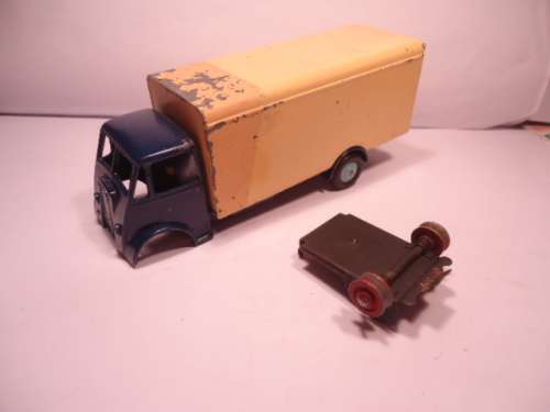 Dinky - # 514 - Guy Van
