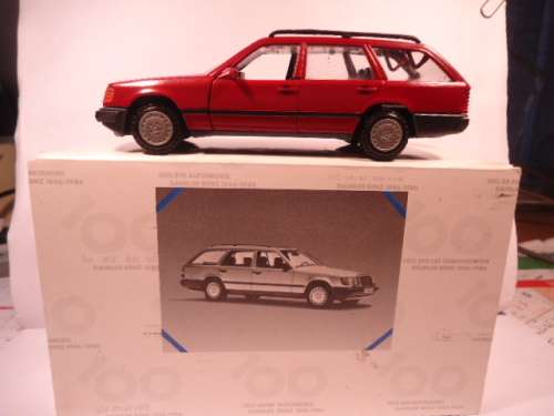 CONRAD -Mercedes Benz 300TE - 1/35 - Missing mascot - # 1503