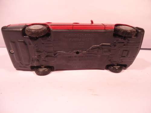 CONRAD -Mercedes Benz 300TE - 1/35 - Missing mascot - # 1503