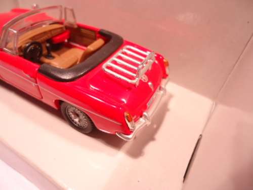 Schuco - MGB Cabrio - # 27009 - Junior Line