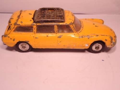 Corgi Toys - # 436 - Citroen Safari needs new window, luggage and transfer