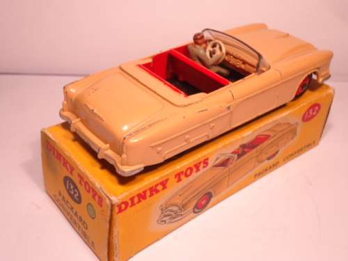 Dinky Toys - # 132 - Packard Convertible