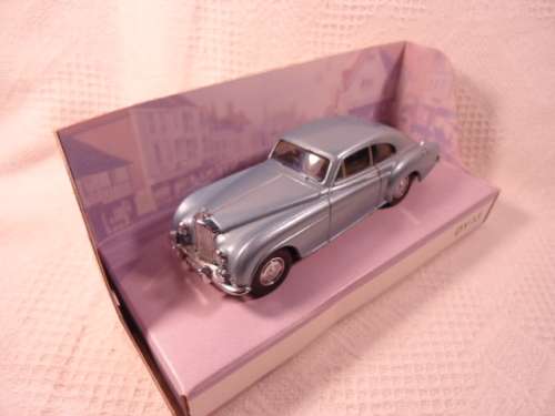 Matchbox Dinky - # DY - 13 - Bentley R Continental