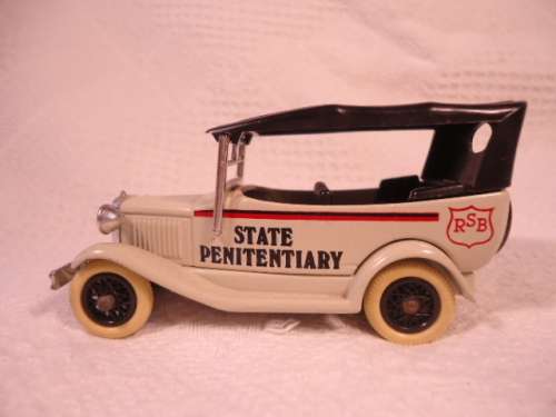 Days Gone - State Penetentiary Ford Van