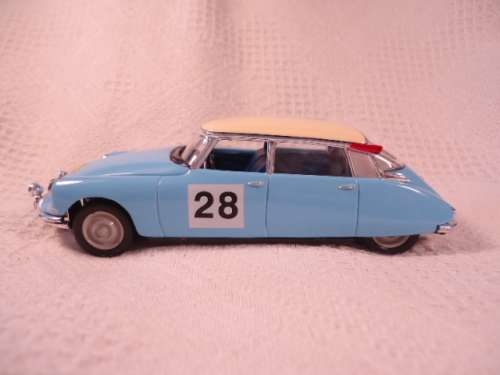 Universal Hobbies - Citroen ID 19 Rally 1962