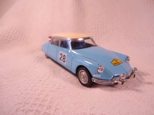 Universal Hobbies - Citroen ID 19 Rally 1962