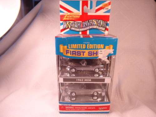 Johnny Lightning - British Invasion-set of two models consists of 1962 MGB ans 60`s Triumph Spitfire