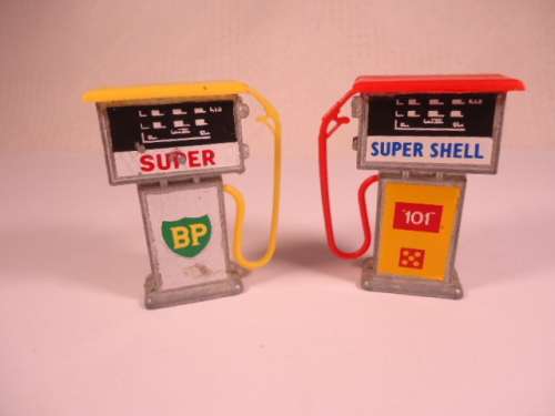 1 x BP + 1 x Shell fuel pumps