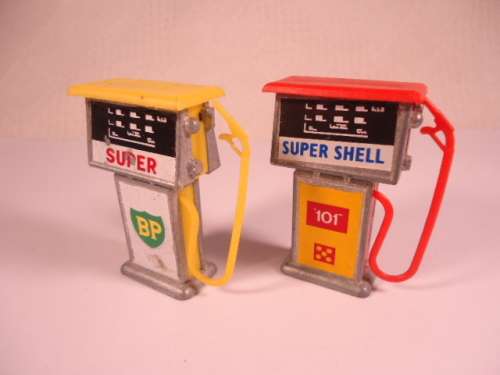1 x BP + 1 x Shell fuel pumps