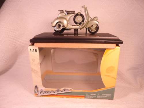 Maisto - Vespa Sport 6 Giorni 1952