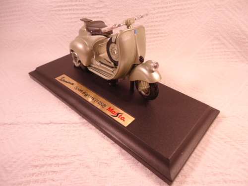 Maisto - Vespa Sport 6 Giorni 1952