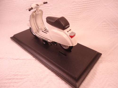 Maisto - Vespa 50 Special 1969 - # 39540