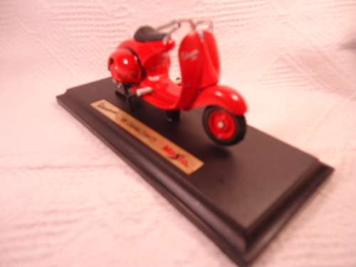 Maisto - Vespa 98 Corsa 1947