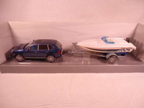Cararama - Porsche Cayenne Turbo with Speedboat set - # 110