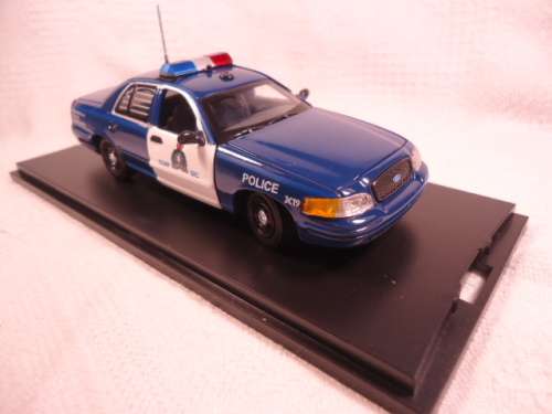 First Response - Ford Crown Victoria RCMP Roya - Police - # 186958