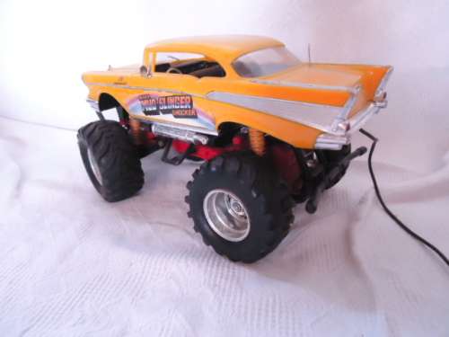 New Bright - 1988 Vintage Chevy 4x4 Mud Slinger Shocker - Battery Operated - # 245