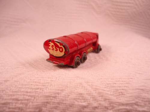 Matchbox - Road Tanker - Esso - GMW - Regular Wheels # 11a