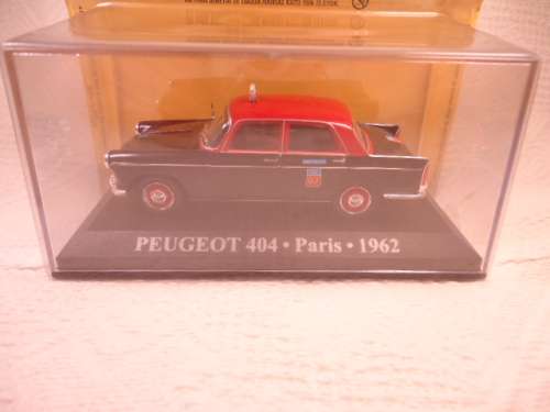 Metro - Peugeot 404 - Paris 1962 - Taxi