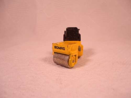 NZG - Bomag Road Roller 75 ADL - # 271 - CAT Construction