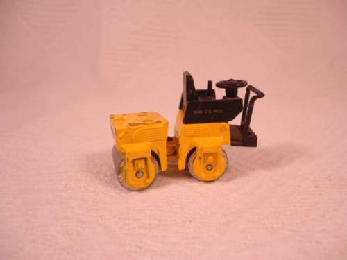 NZG - Bomag Road Roller 75 ADL - # 271 - CAT Construction