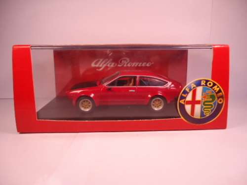 M4 - Alfa Romeo Alfetta GTV2000 - 1976 - 7203