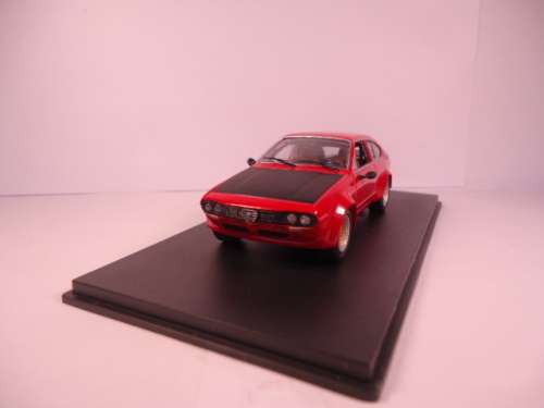 M4 - Alfa Romeo Alfetta GTV2000 - 1976 - 7203