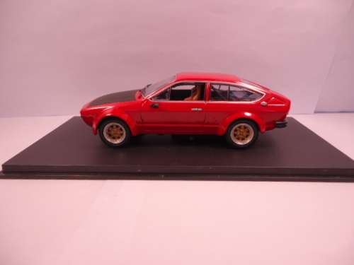 M4 - Alfa Romeo Alfetta GTV2000 - 1976 - 7203