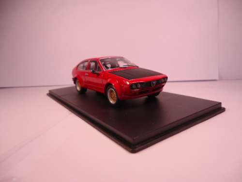 M4 - Alfa Romeo Alfetta GTV2000 - 1976 - 7203