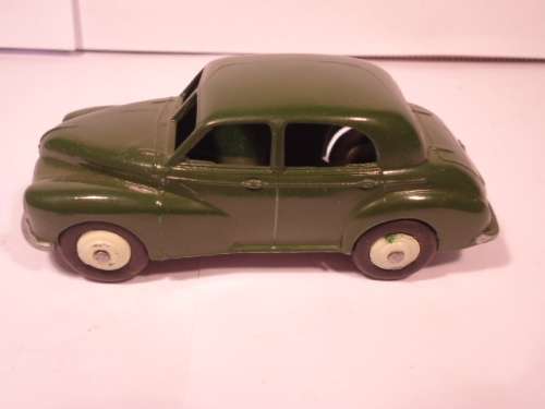 Dinky - Morris Oxford - Restored - wheels wrong color - # 40G