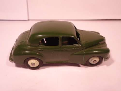 Dinky - Morris Oxford - Restored - wheels wrong color - # 40G