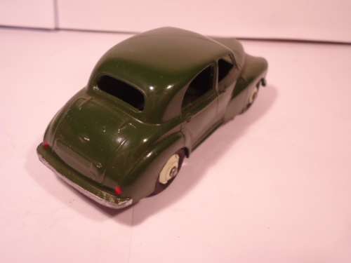 Dinky - Morris Oxford - Restored - wheels wrong color - # 40G
