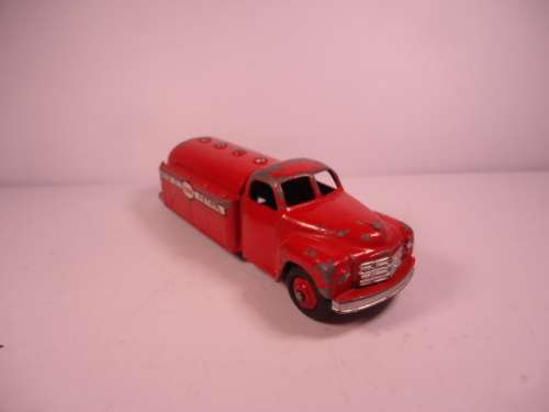 Dinky Toys Commercial - Studebaker Tanker - Esso Motor oil - #30p