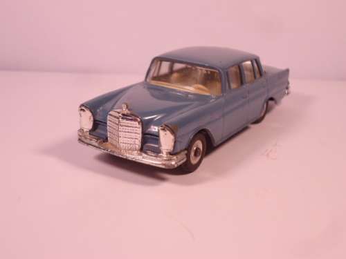 Dinky Toys - Mercedes Benz - 220SE - #186