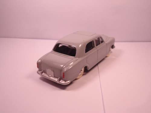 Dinky DeAgostini - Peugeot 403 - with windows - # 521