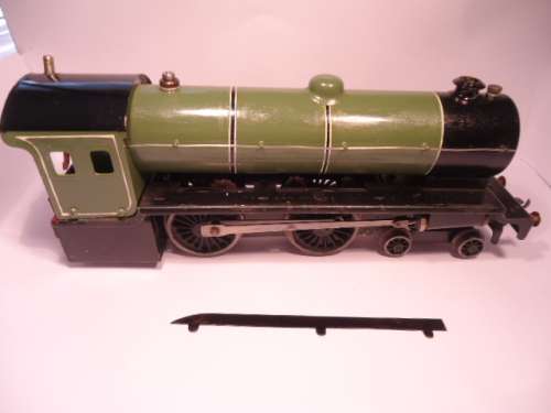 Bassett Lowke - O Guage - 4-4-0 Locomotive + Tender. Loco misson one plate + tender the coals