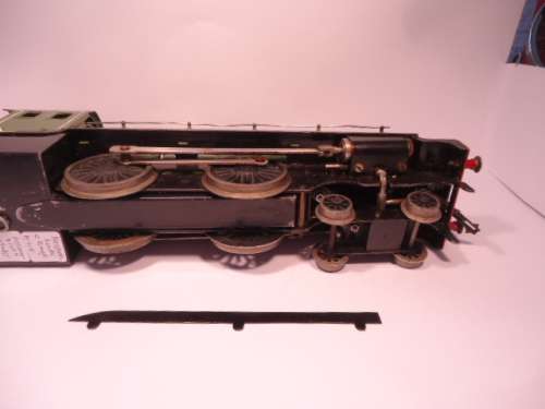 Bassett Lowke - O Guage - 4-4-0 Locomotive + Tender. Loco misson one plate + tender the coals