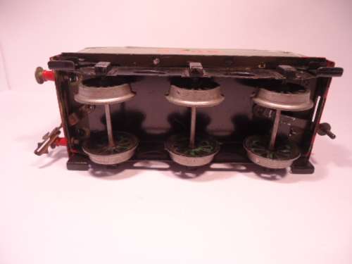 Bassett Lowke - O Guage - 4-4-0 Locomotive + Tender. Loco misson one plate + tender the coals